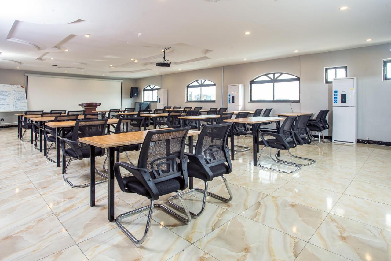 Ivy Hotel Ikeja Lagos Экстерьер фото